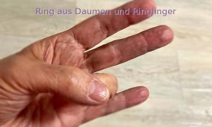 Handhaltung mit Daumen und Ringfinger im Jin Shin Jyutsu zur Unterstützung der Lungenenergie und inneren Balance
